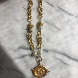 Beautiful pearl and gold bee necklace